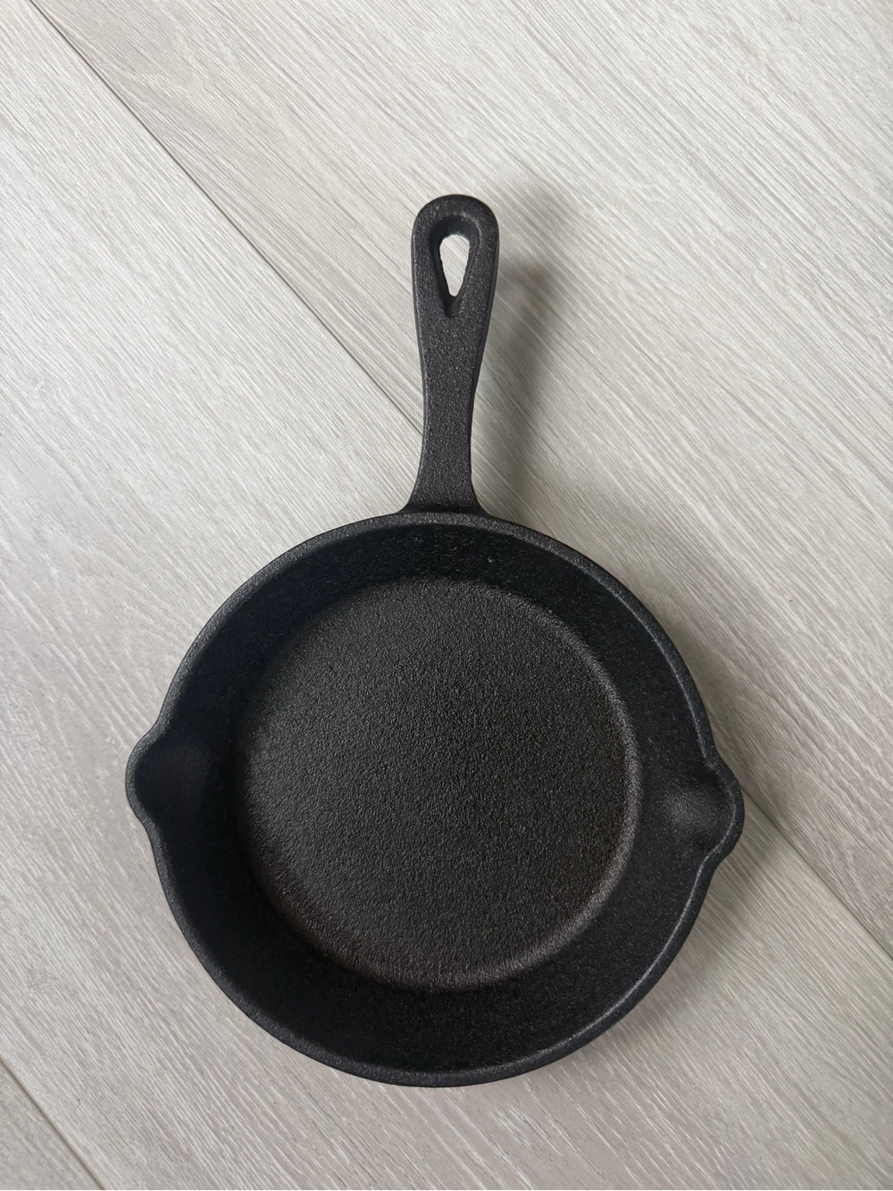 7 inch Cast Iron frying pan skillet  - strong, durable heat retention  #1!!!